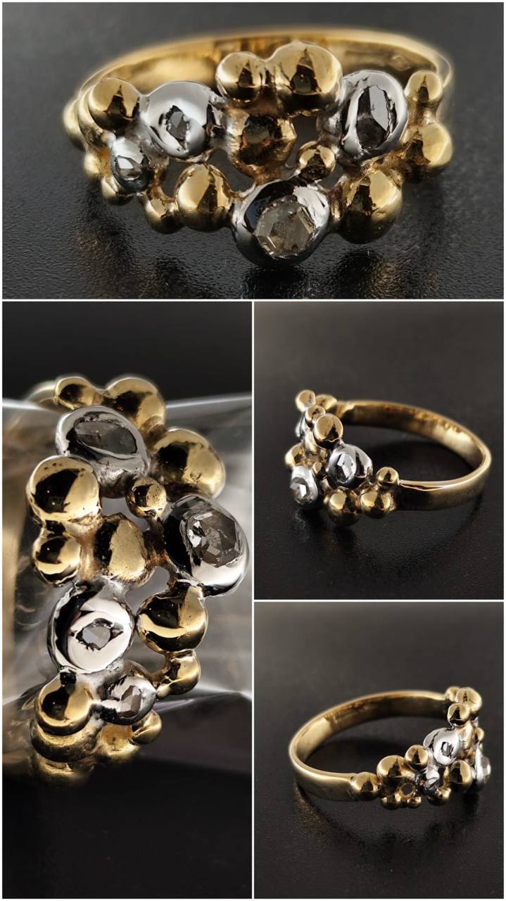 Anello in oro giallo e bianco composto da piccole pepite irregolari. Oro 18 carati.
All'interno dei sassolini bianchi sono stati incastonati dei diamanti.
Tutto realizzato completamente a mano. 
😍✨⚜️🪎🌟💎💍